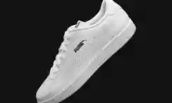 ۱۰ استایل ترند ۲۰۲۵ با کتونی سفید؛ از استریت‌استایل تا استایل روزمره