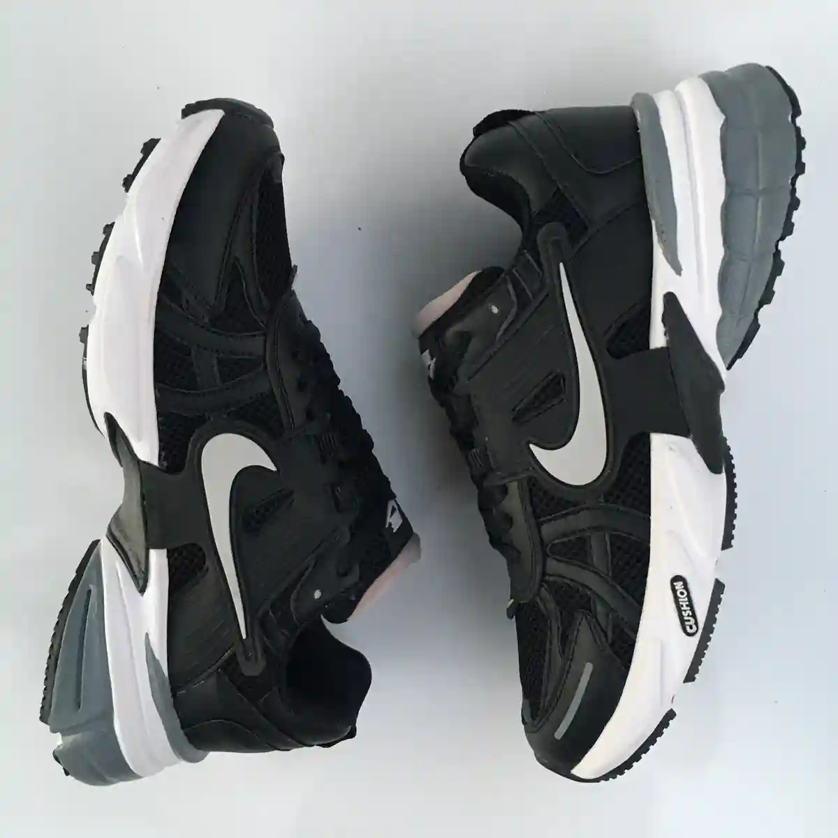 کتونی NIKE V2K مشکی سفید
