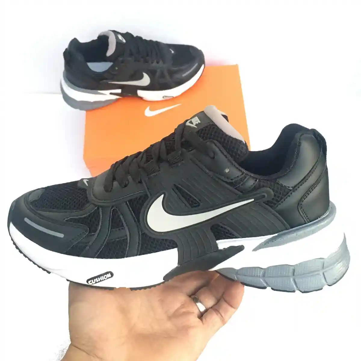 کتونی NIKE V2K مشکی سفید