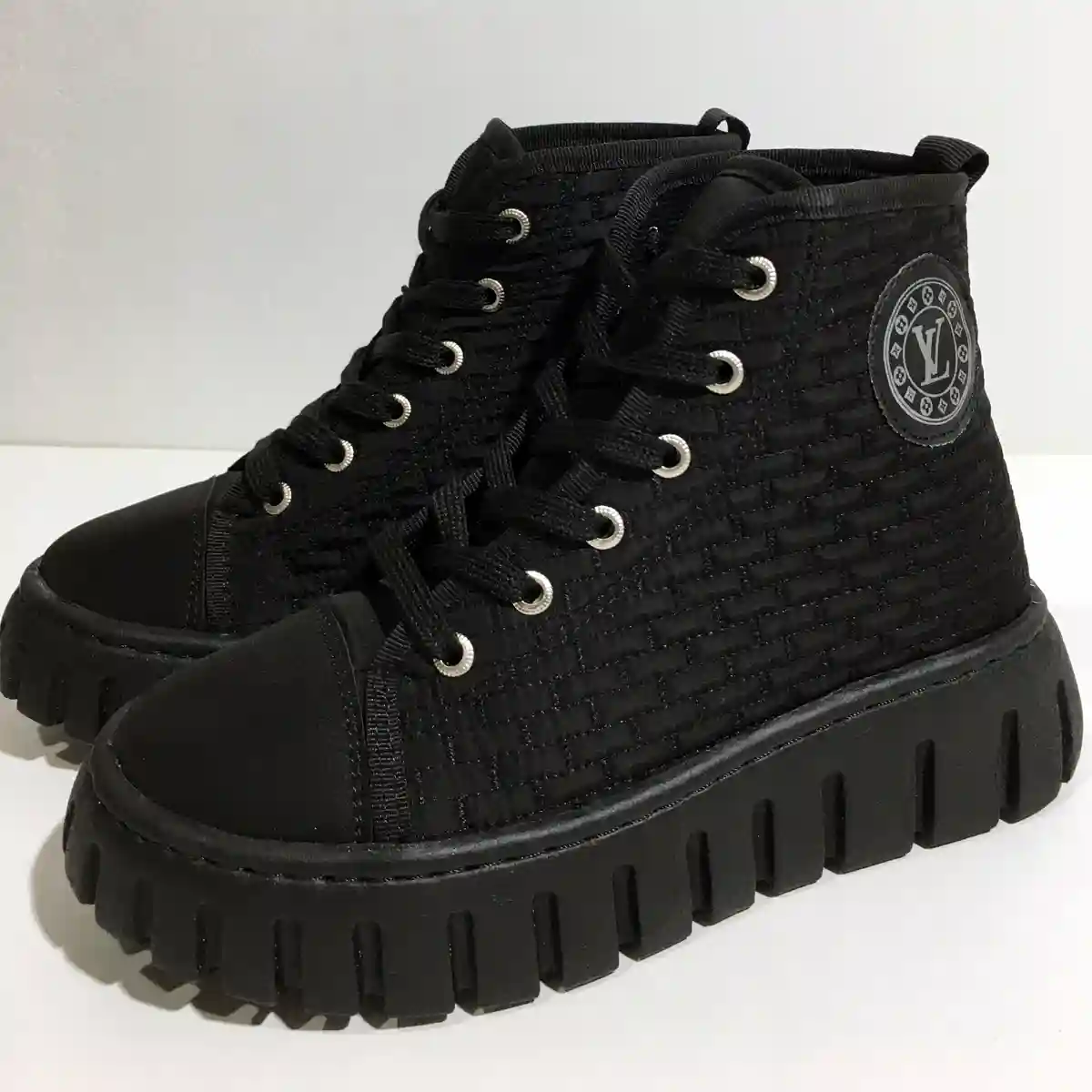 نیم‌بوت دخترانه زنانه کاپشنی ( شمعی ) لویی ویتون lv مشکی