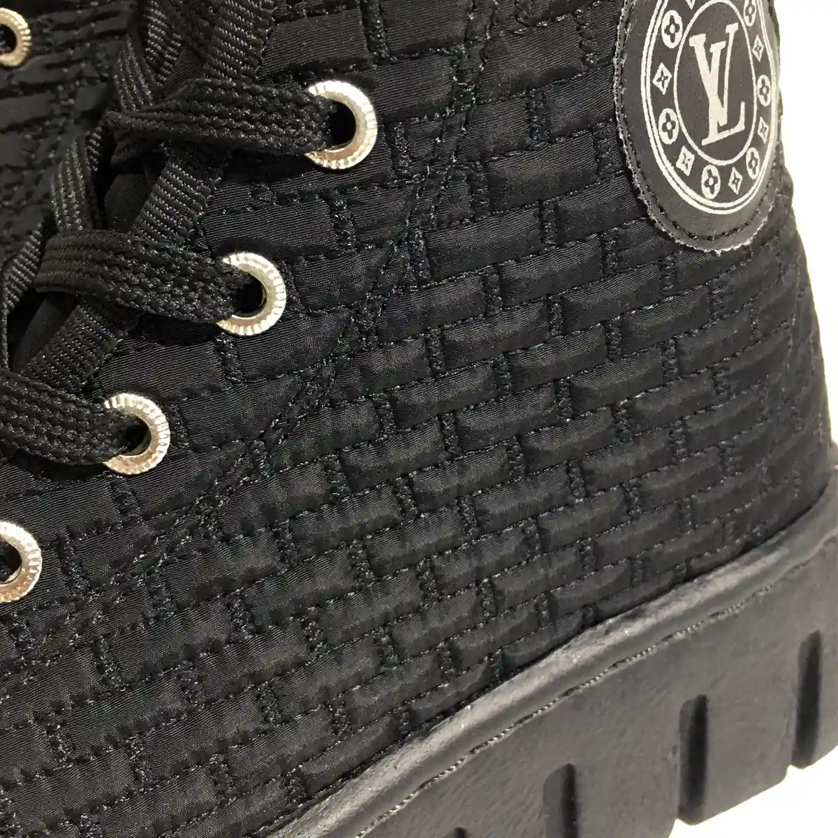 نیم‌بوت دخترانه زنانه کاپشنی ( شمعی ) لویی ویتون lv مشکی