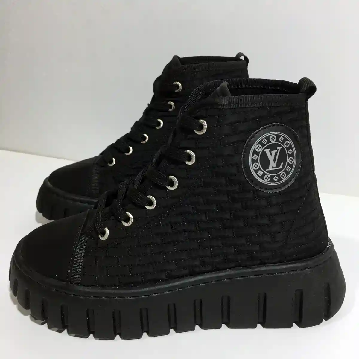 نیم‌بوت دخترانه زنانه کاپشنی ( شمعی ) لویی ویتون lv مشکی