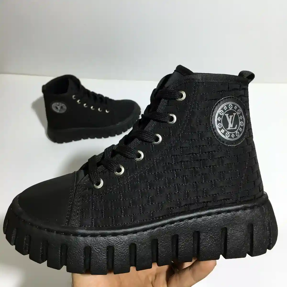 نیم‌بوت دخترانه زنانه کاپشنی ( شمعی ) لویی ویتون lv مشکی