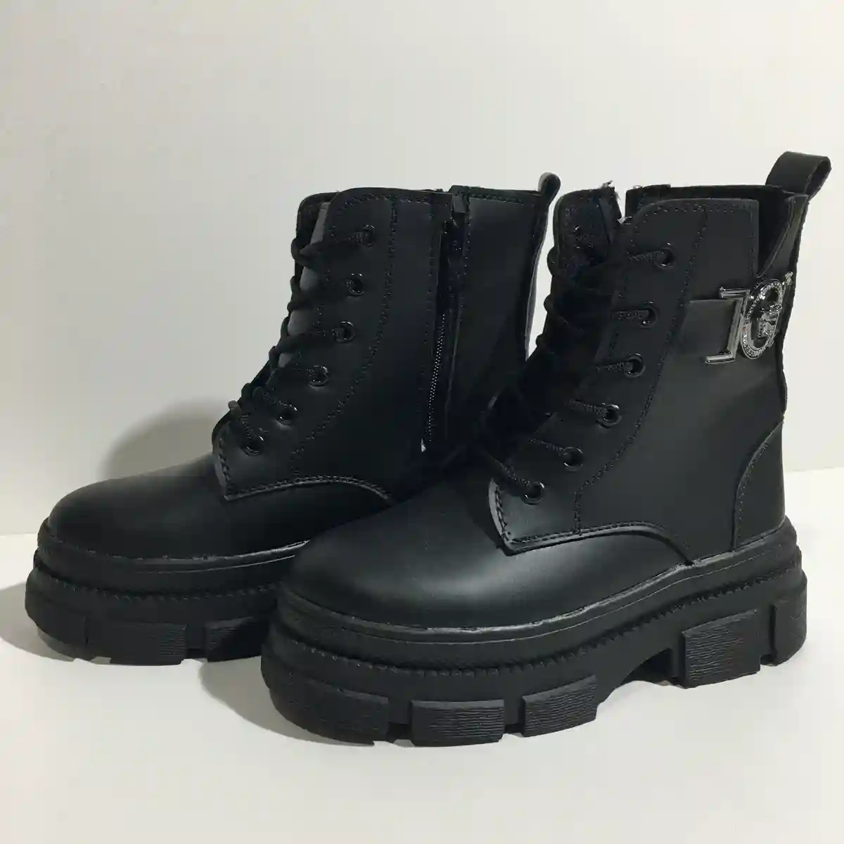 نیم بوت دخترانه زنانه چرم مشکی مات سگکدار