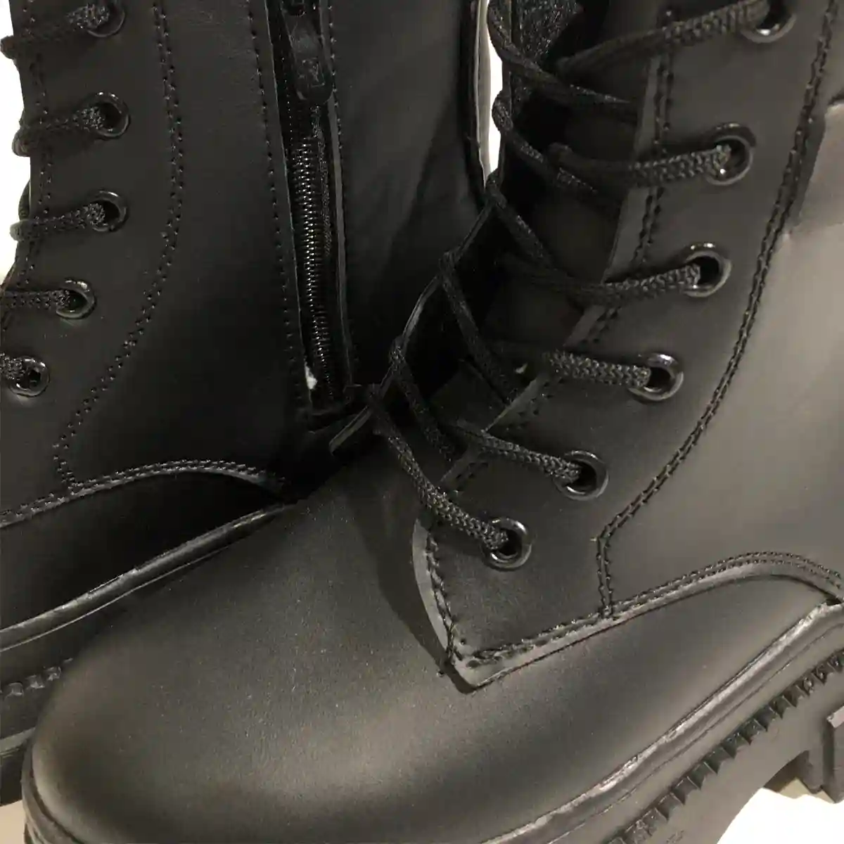 نیم بوت دخترانه زنانه چرم مشکی مات سگکدار