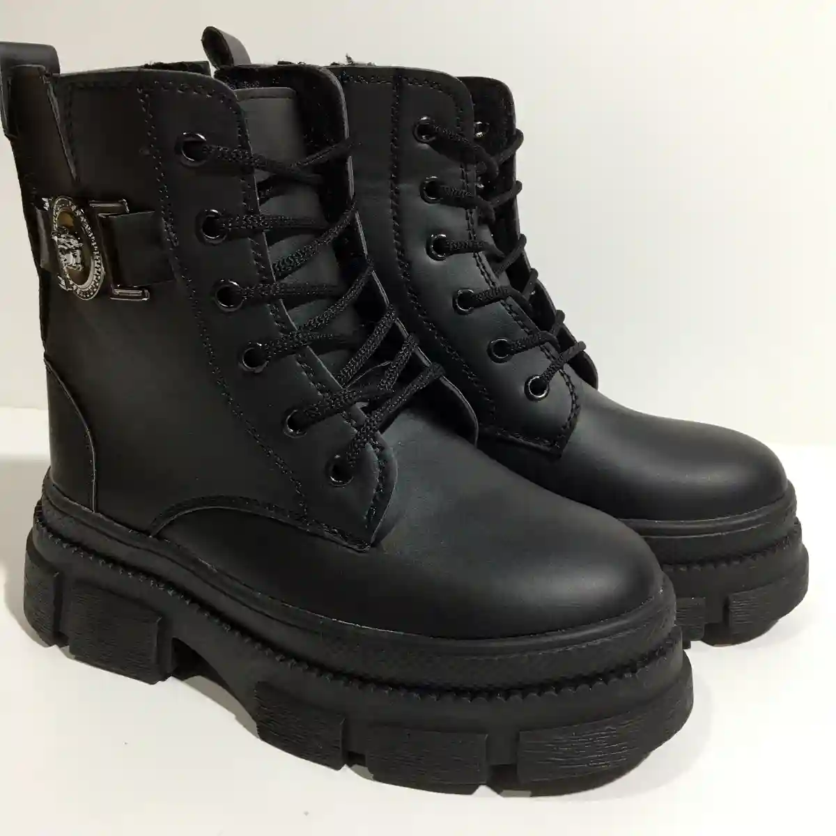 نیم بوت دخترانه زنانه چرم مشکی مات سگکدار