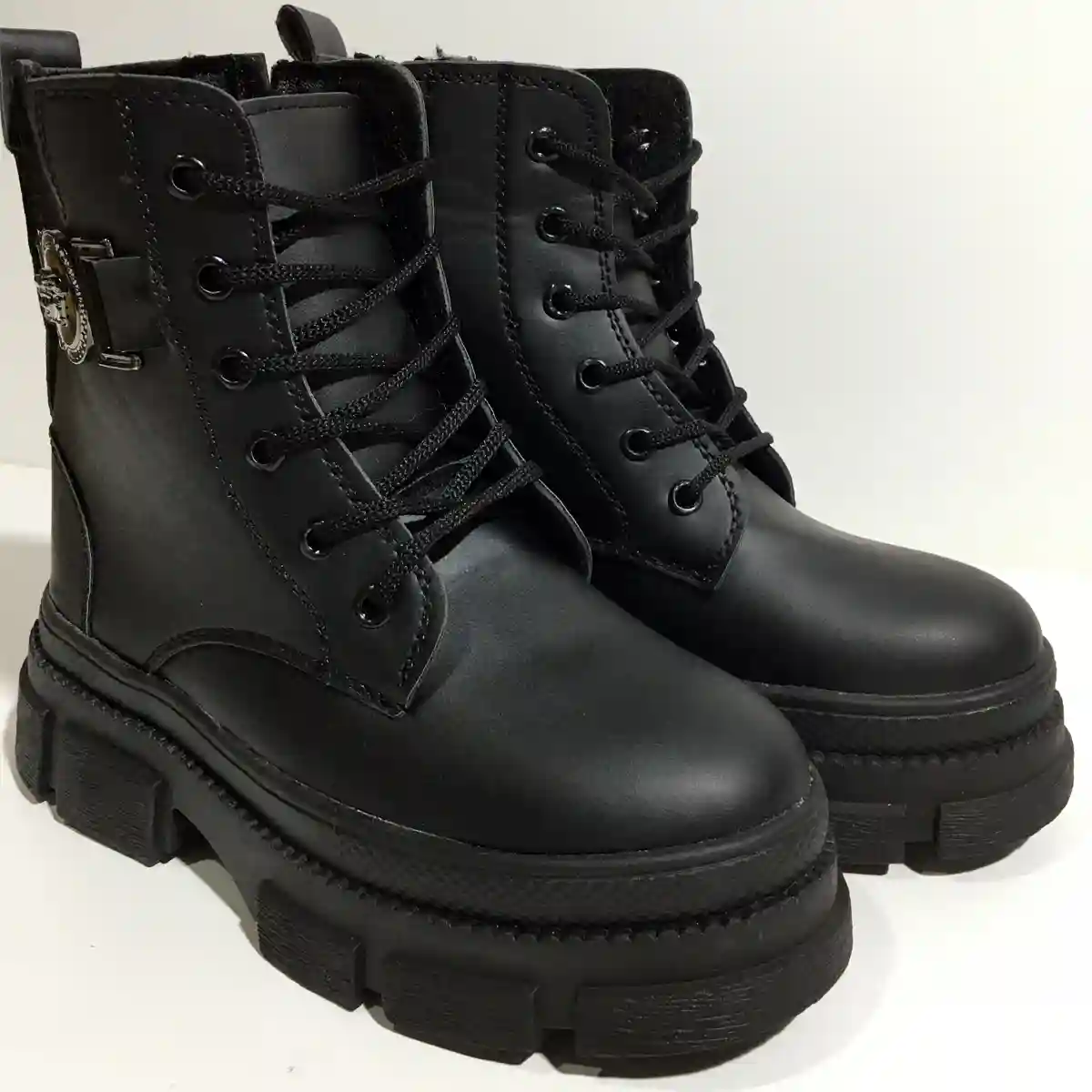 نیم بوت دخترانه زنانه چرم مشکی مات سگکدار