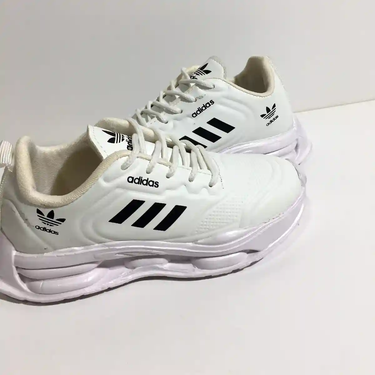 کتونی بچه گانه آدیداس سفید مشکی