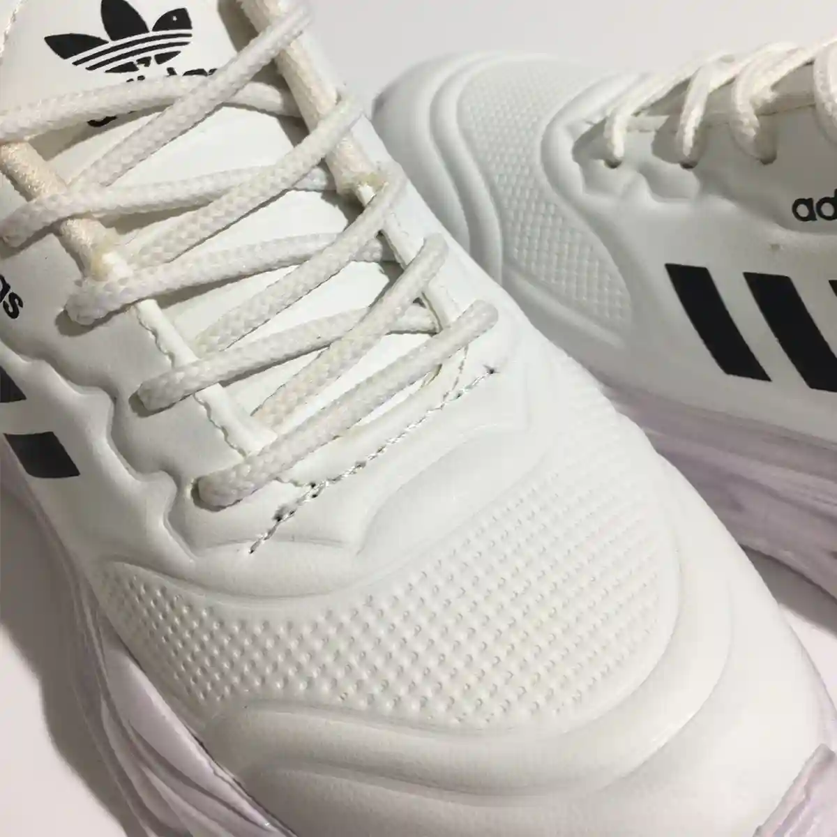 کتونی بچه گانه آدیداس سفید مشکی