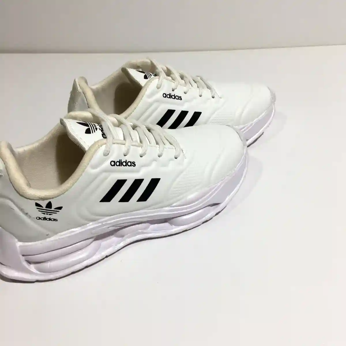 کتونی بچه گانه آدیداس سفید مشکی