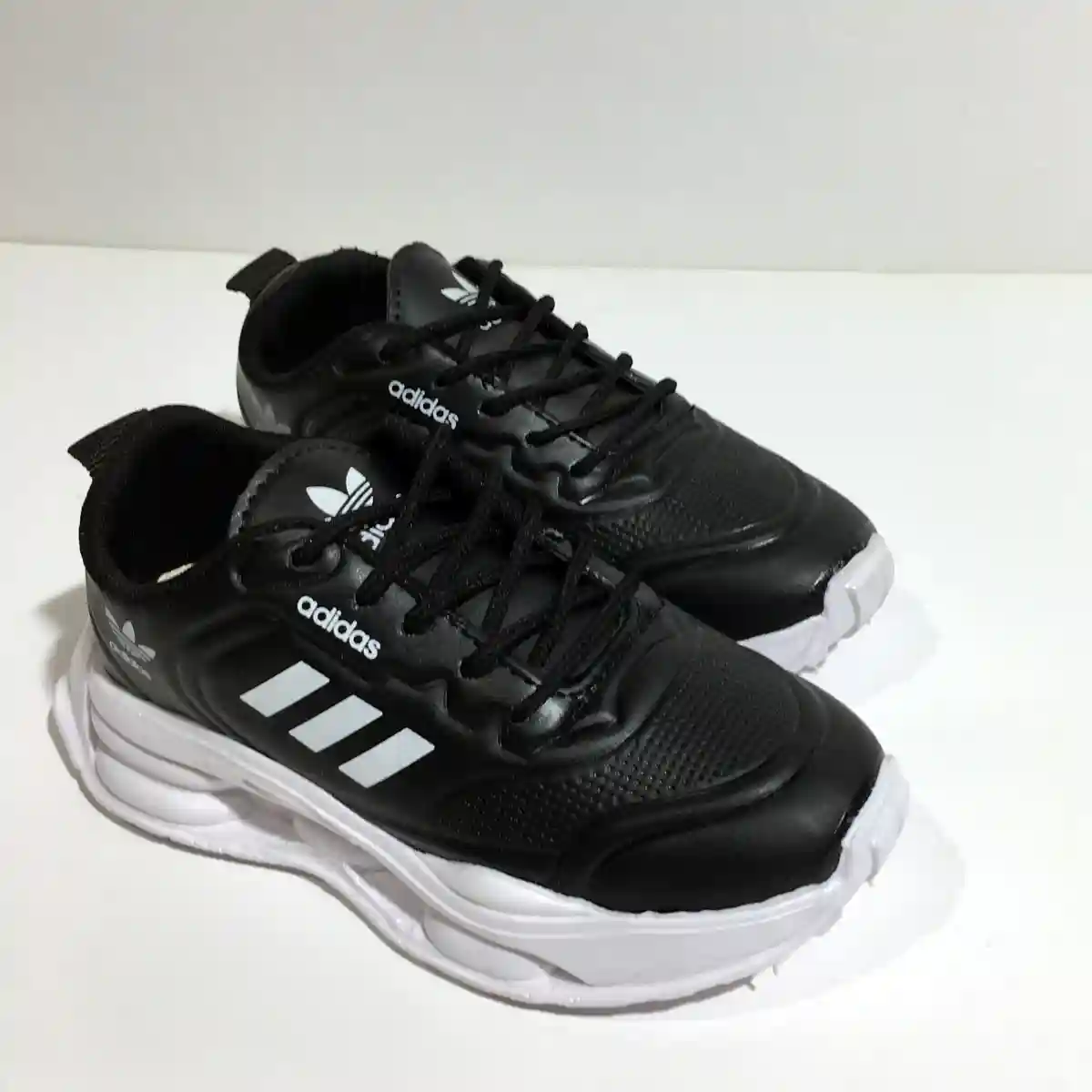 کتونی بچه گانه آدیداس مشکی سفید