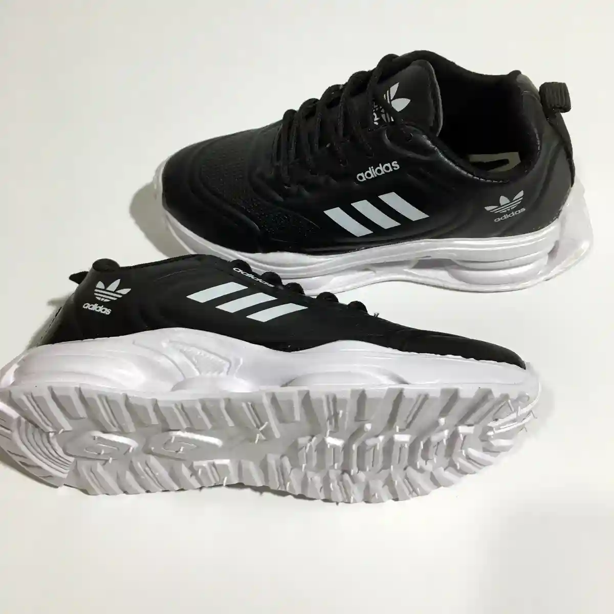 کتونی بچه گانه آدیداس مشکی سفید