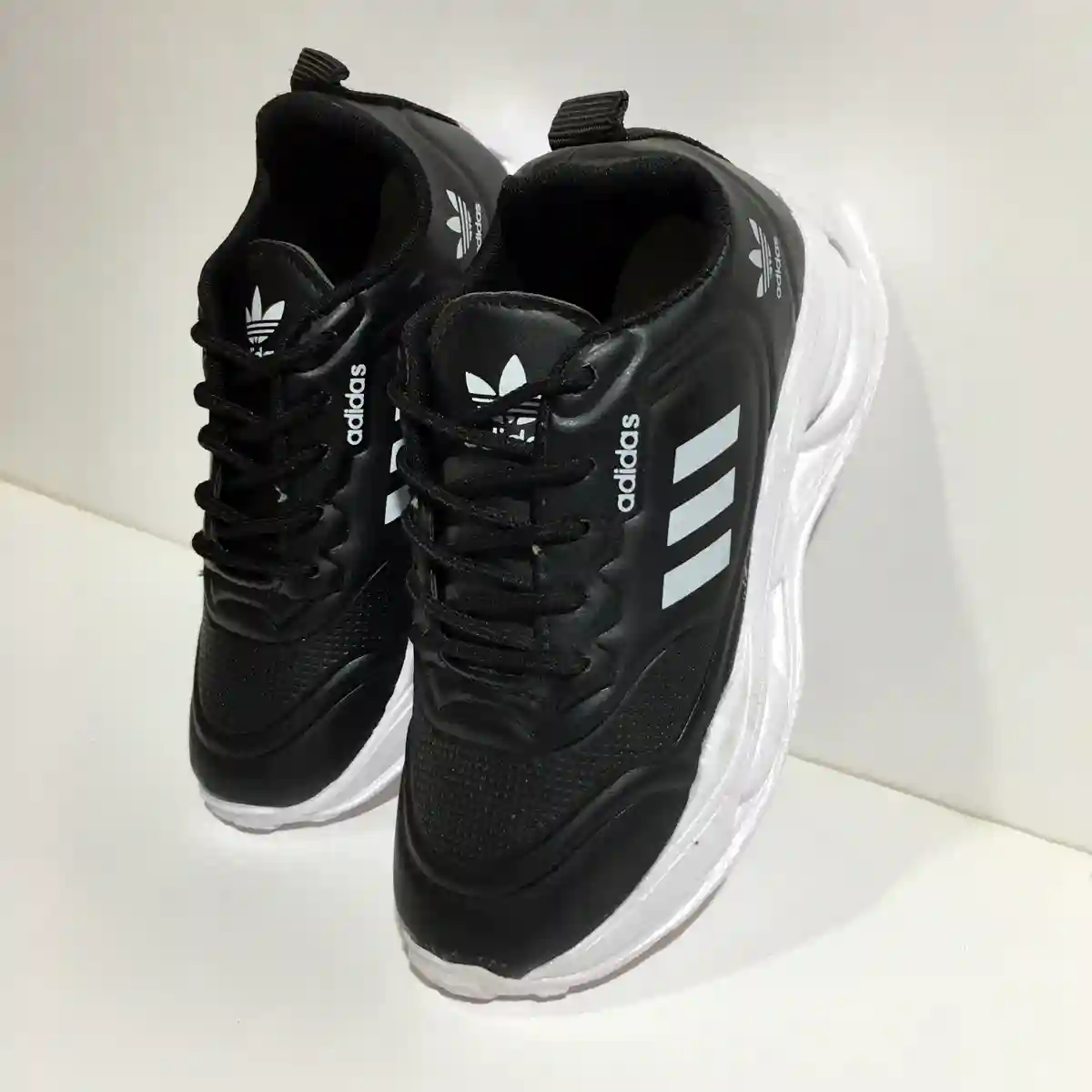 کتونی بچه گانه آدیداس مشکی سفید